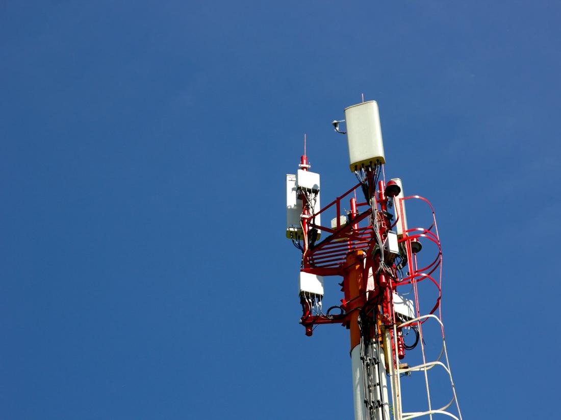 Mobile network tower
